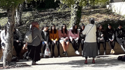 Een groep Joodse meisjes die een rondleiding kreeg in Yad Vashem gaf weer hoop.