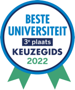 De Rijksuniversiteit Groningen kreeg van de Keuzegids 2022 de derde plek in de rij van beste universiteiten van Nederland.